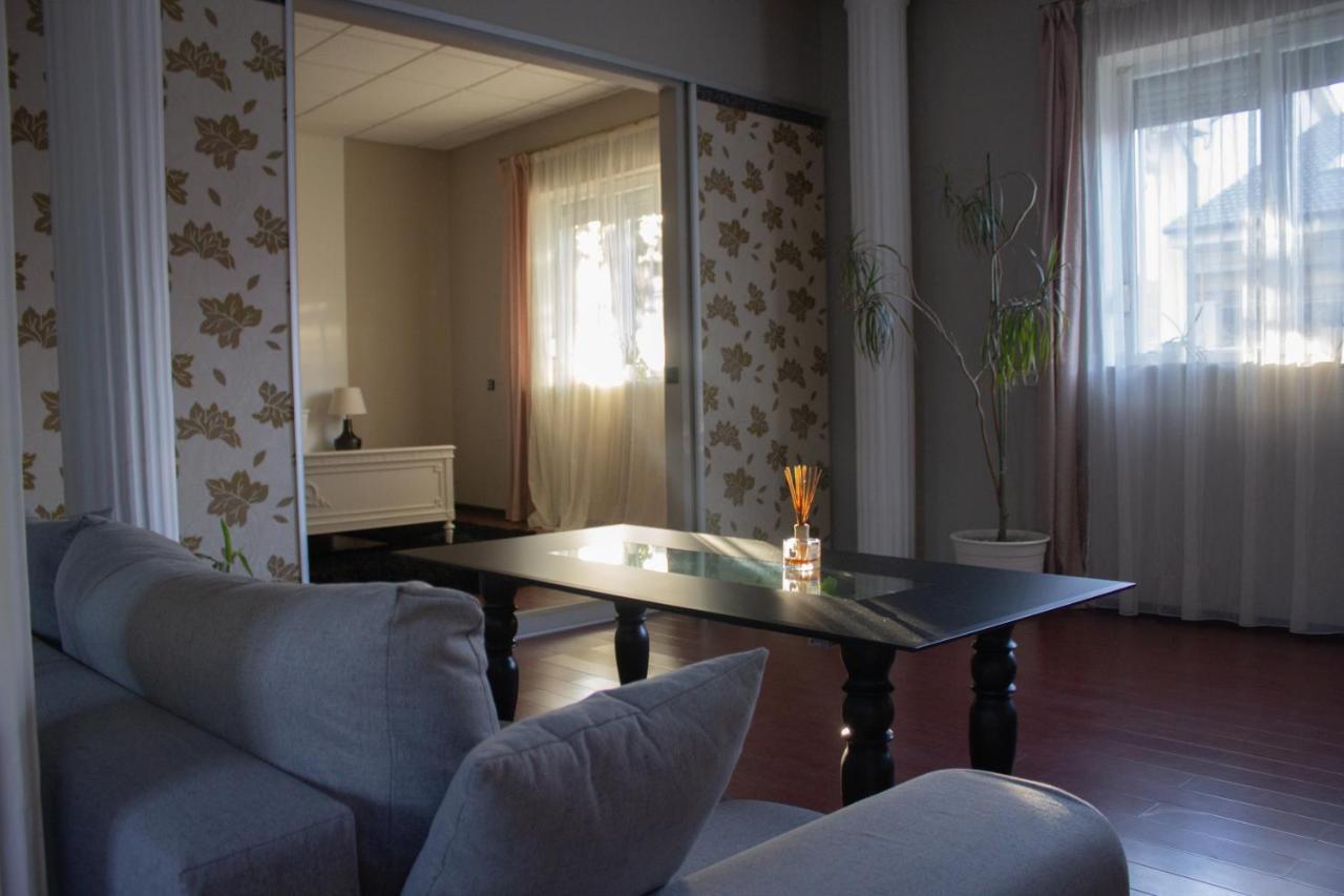 Yox Apartment 1 오라데아 외부 사진
