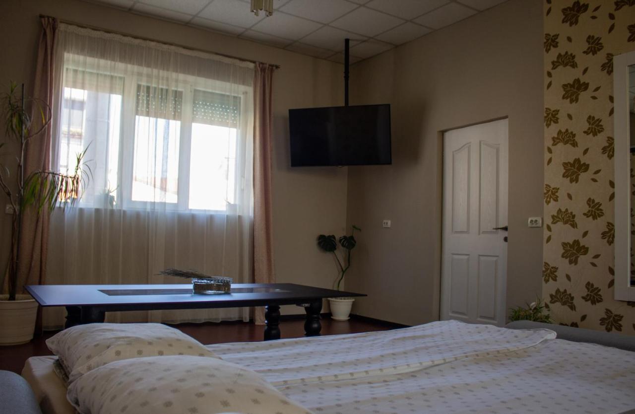 Yox Apartment 1 오라데아 외부 사진